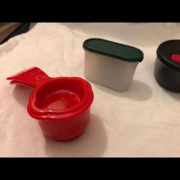 Rare Tupperware Magnets Set of 5 New - Picture 4 of 8